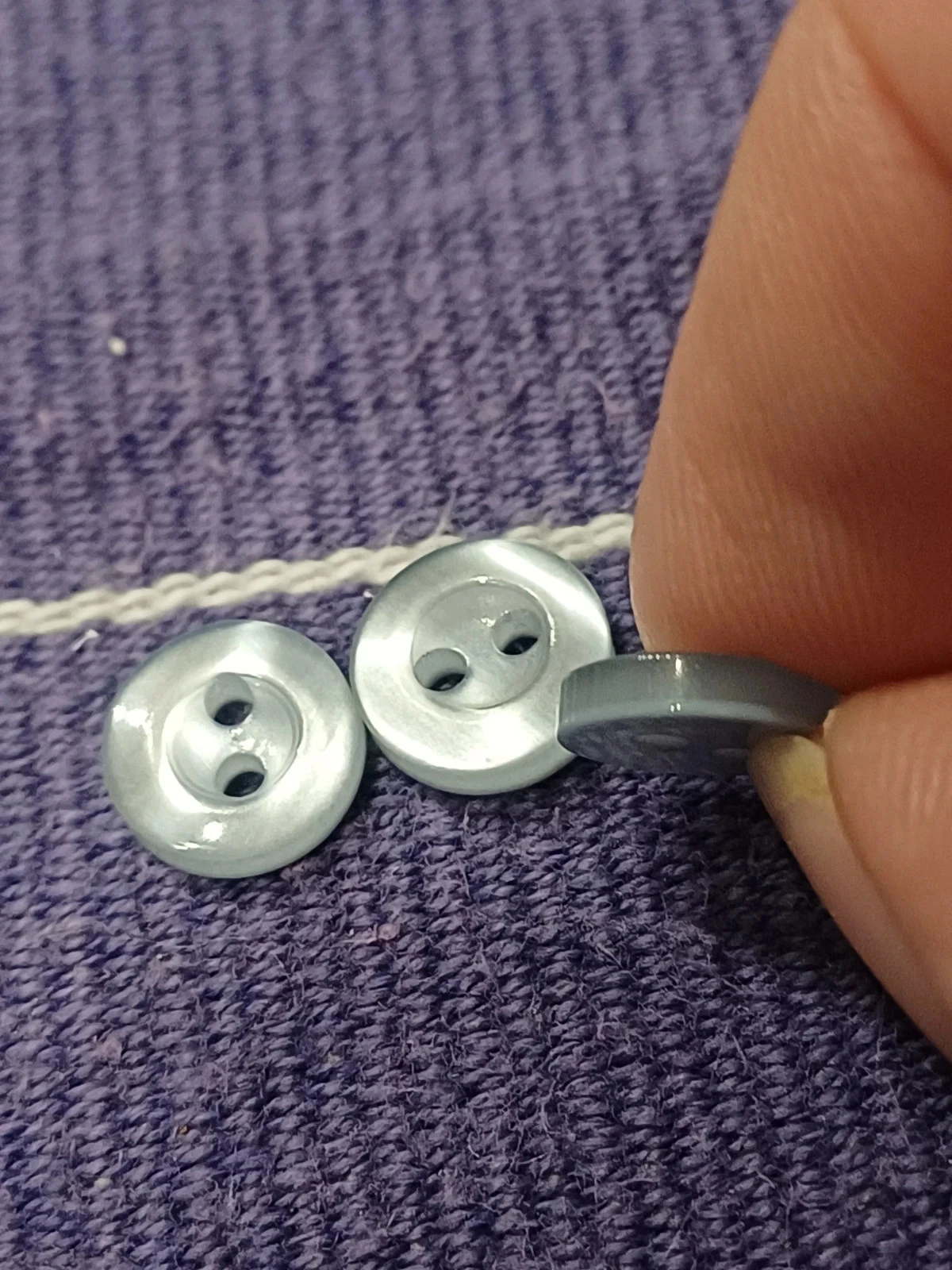 3 pale blue buttons with pearlescent effect  2 holes – photo 2